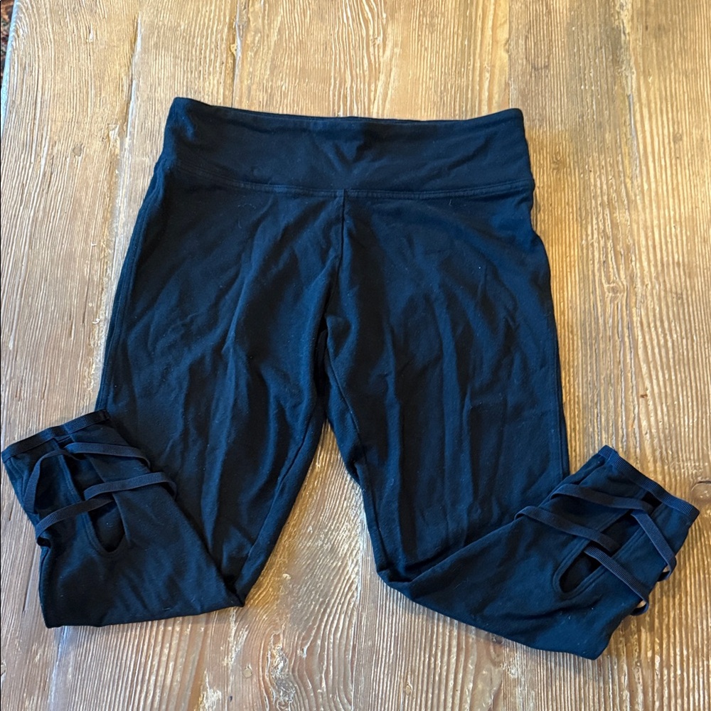 Victoria Secret Sport Black capri Leggings with Ankle ribbon Side Strap detail
